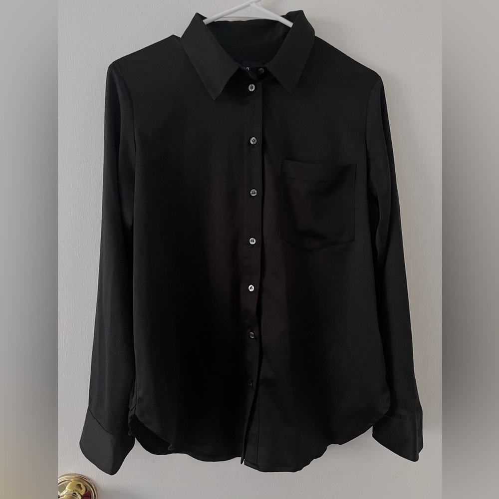 NWOT Gap Silky Satin Button Down Small Black